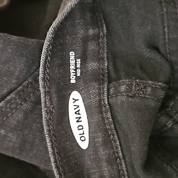 💋 3/$10 Old Navy mid-rise boyfriend shorts- black - Picture 3 of 3